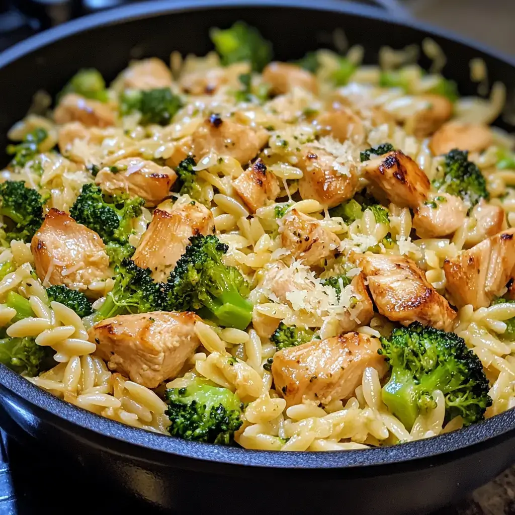 one-pot-cheesy-chicken-broccoli-orzo