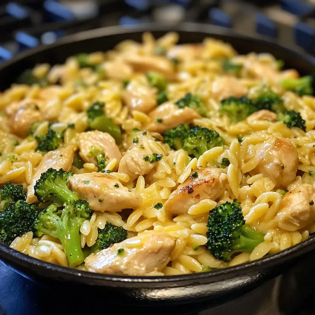 one-pot-cheesy-chicken-broccoli-orzo