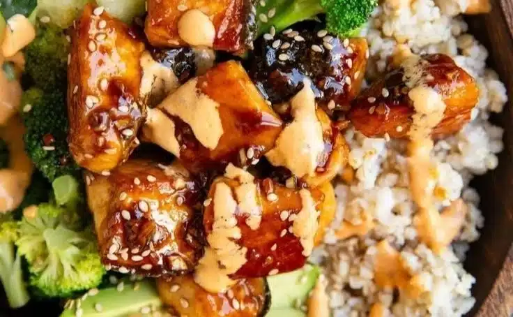 Crispy Bang Bang Salmon Bites Bowls