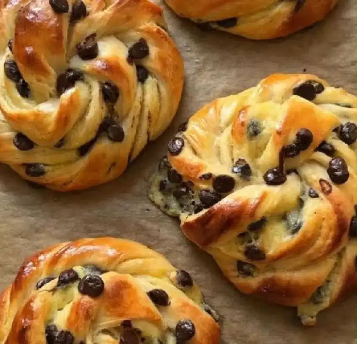 Rolled Brioche with Vanilla Cream & Chocolate Chips